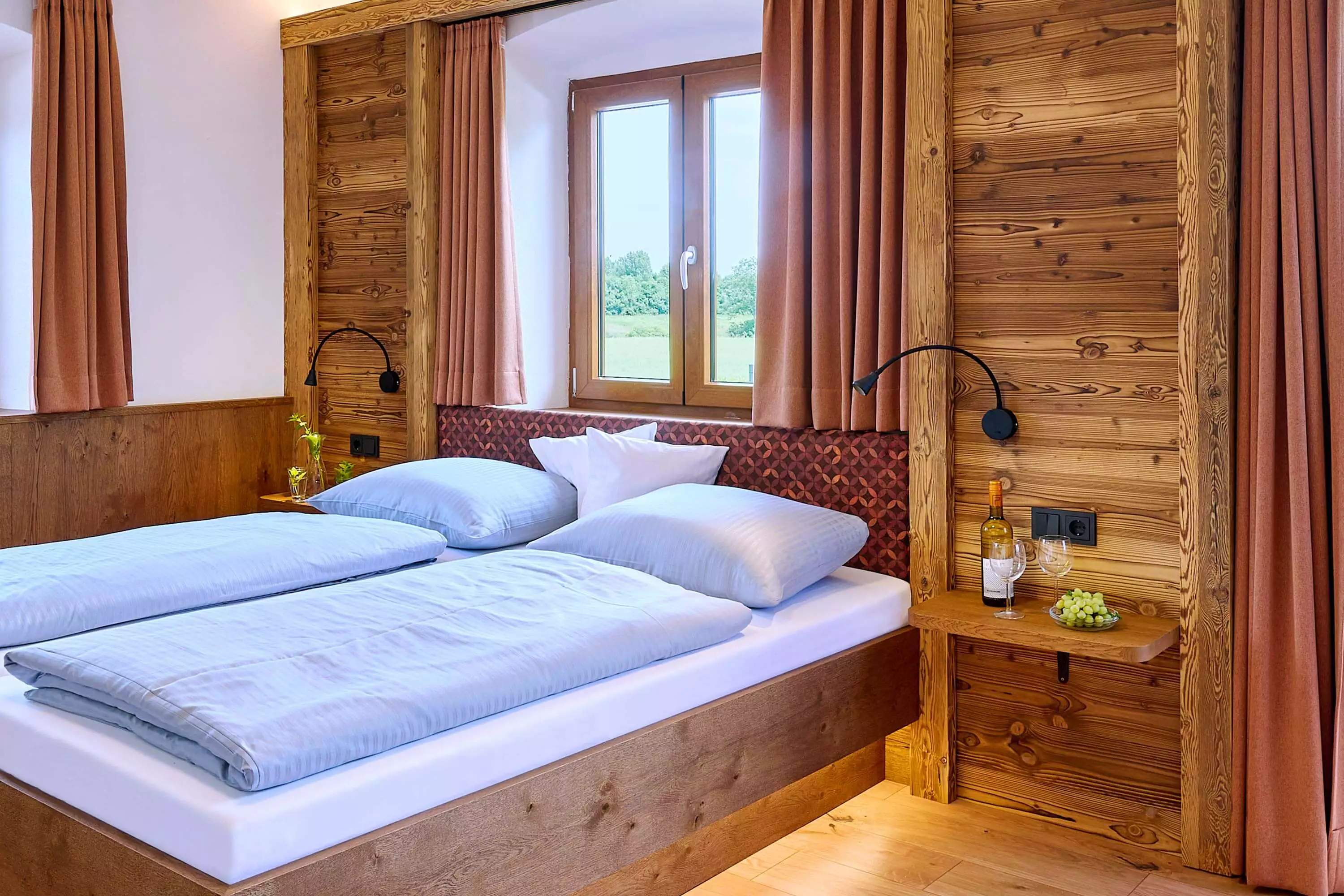 Urlaubshof Kirchmaier mit eigenem Badesteg am Chiemsee